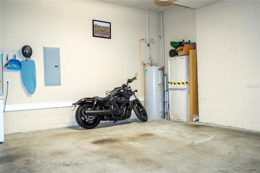 1555 HANKS AVENUE Orlando, FL 32814