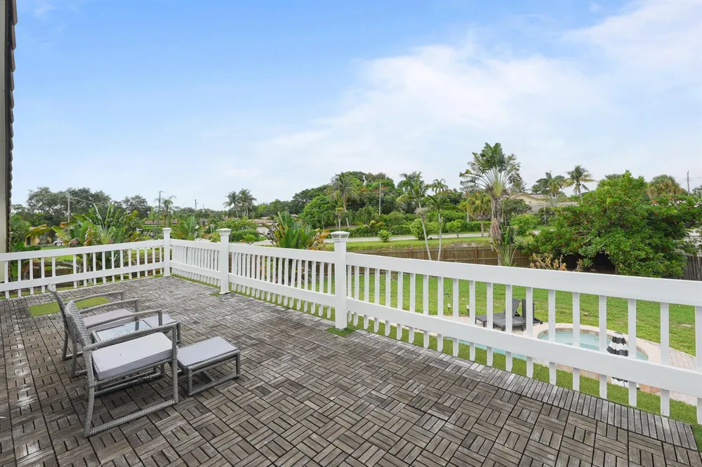 6785 ESCONDIDA DRIVE Lake Clarke Shores, FL 33406