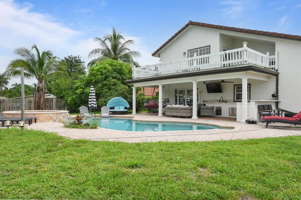 6785 ESCONDIDA DRIVE Lake Clarke Shores, FL 33406