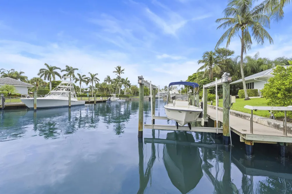 9 ISLAND ROAD Sewalls Point, FL 34996