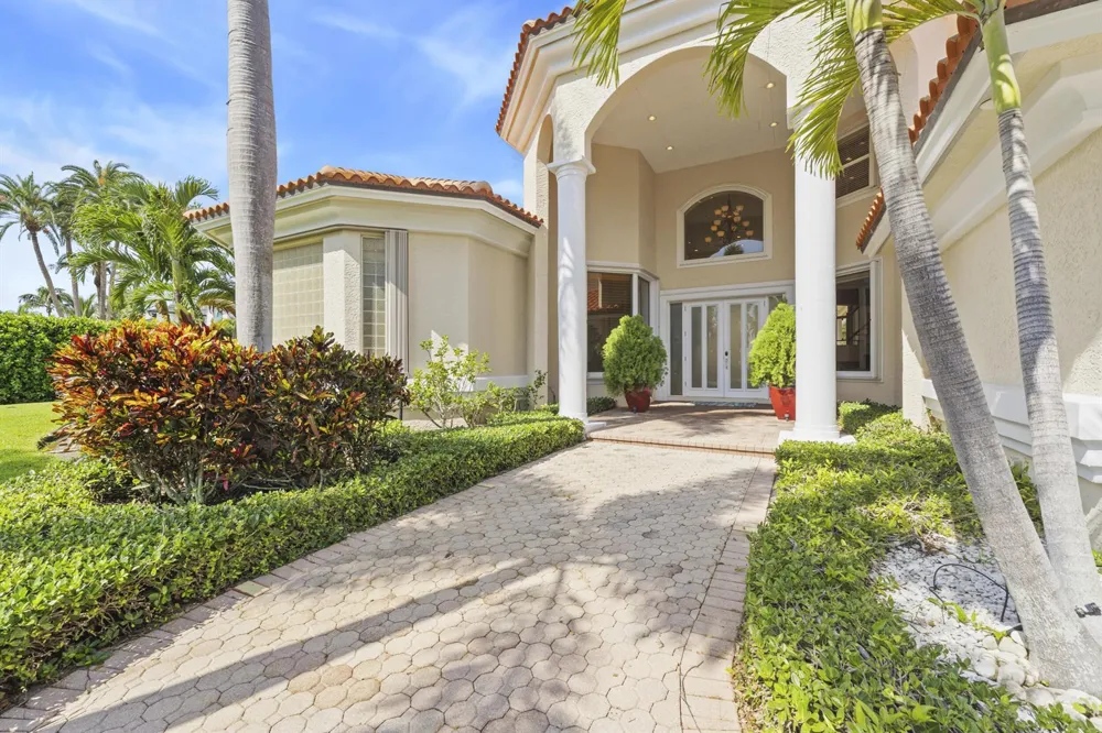 9 ISLAND ROAD Sewalls Point, FL 34996