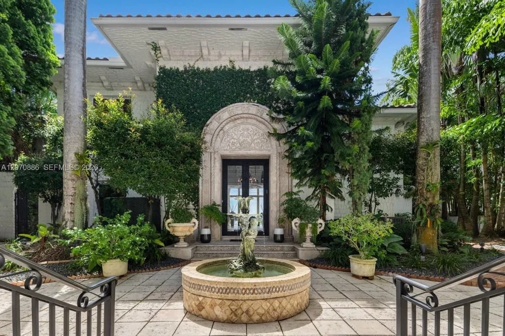 4 Palm Ave Miami Beach, FL 33139