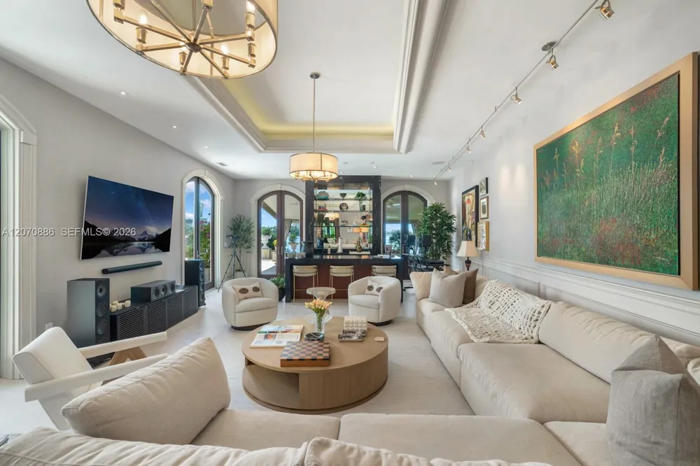 4 Palm Ave Miami Beach, FL 33139