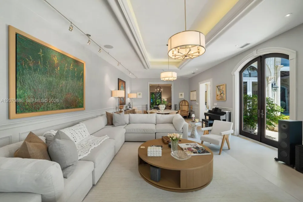 4 Palm Ave Miami Beach, FL 33139
