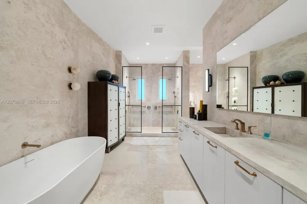 4 Palm Ave Miami Beach, FL 33139