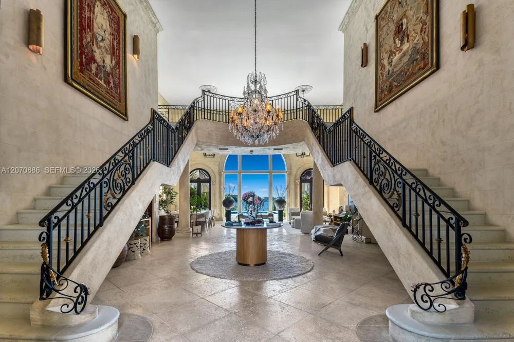 4 Palm Ave Miami Beach, FL 33139