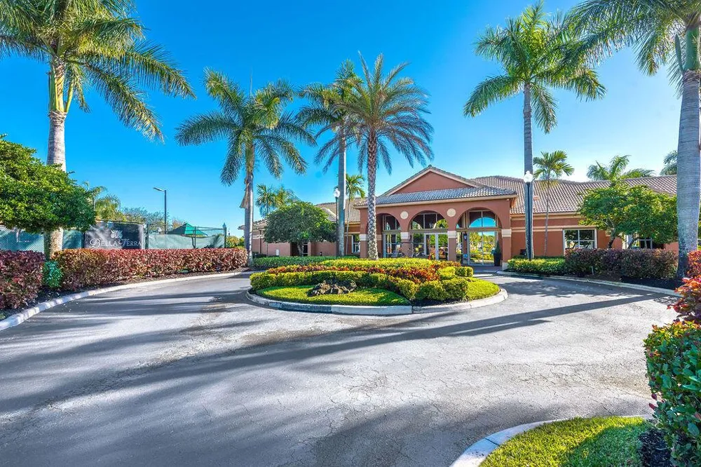 116 BELLA VISTA WAY Royal Palm Beach, FL 33411