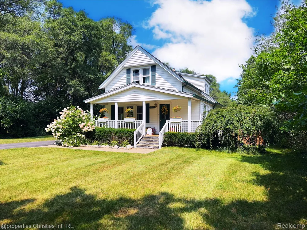 11705 Larkins Road Brighton Township, MI 48114