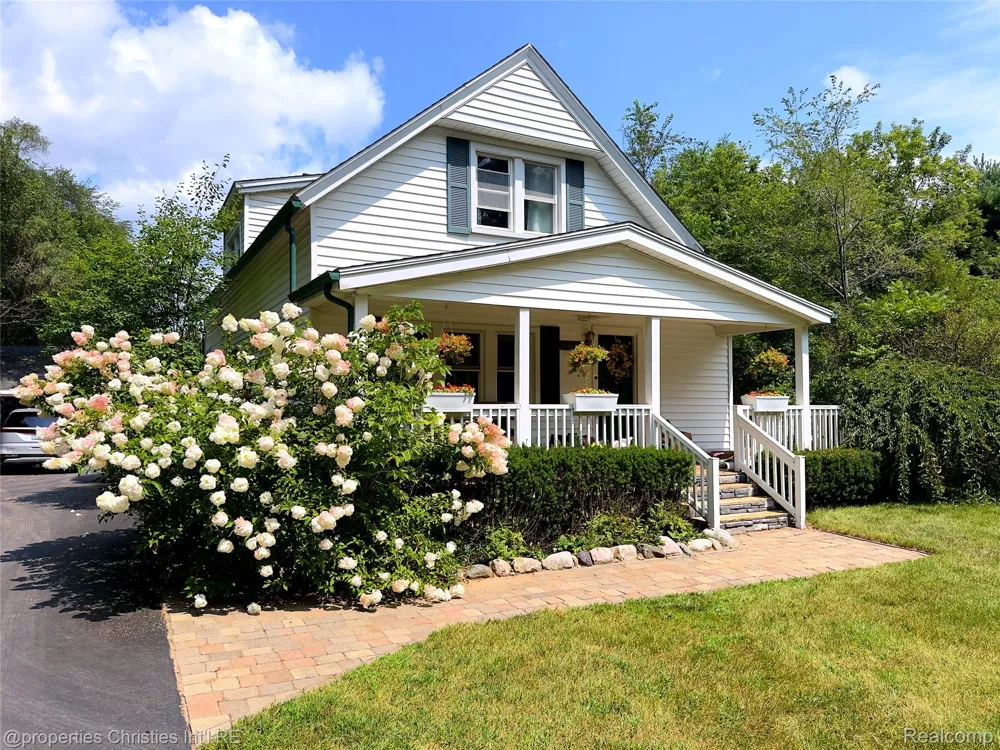 11705 Larkins Road Brighton Township, MI 48114