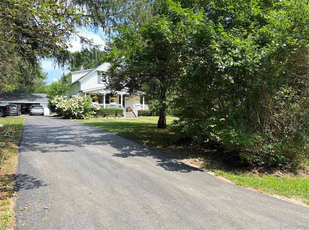 11705 Larkins Road Brighton Township, MI 48114