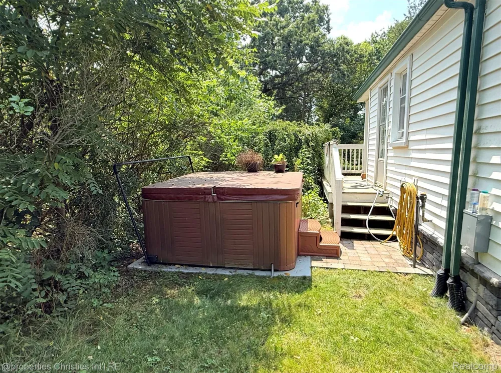 11705 Larkins Road Brighton Township, MI 48114