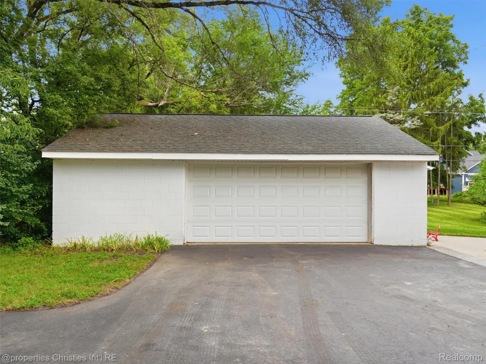 11705 Larkins Road Brighton Township, MI 48114