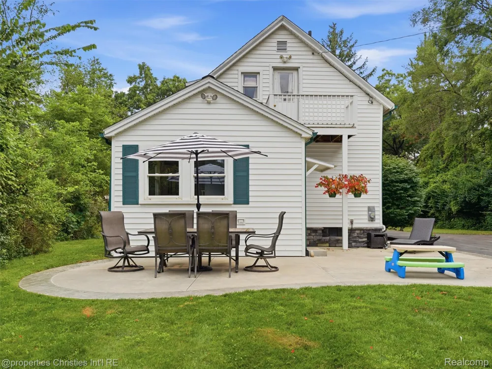 11705 Larkins Road Brighton Township, MI 48114