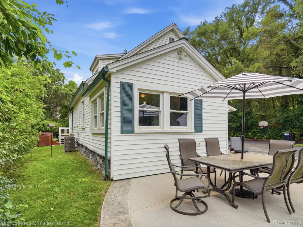 11705 Larkins Road Brighton Township, MI 48114