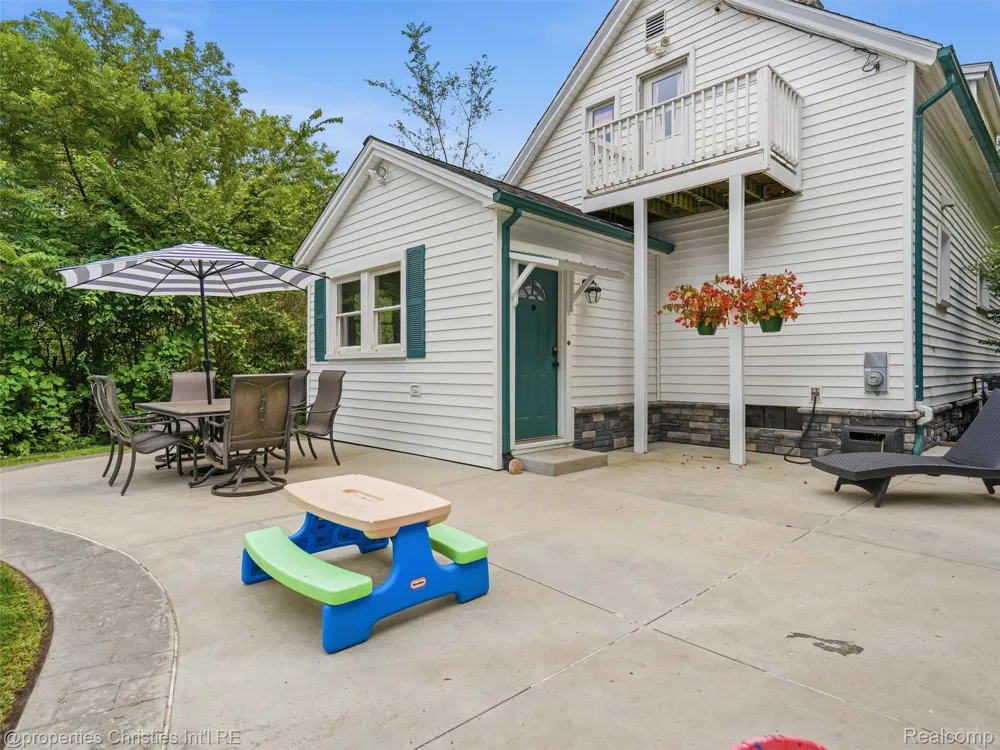 11705 Larkins Road Brighton Township, MI 48114