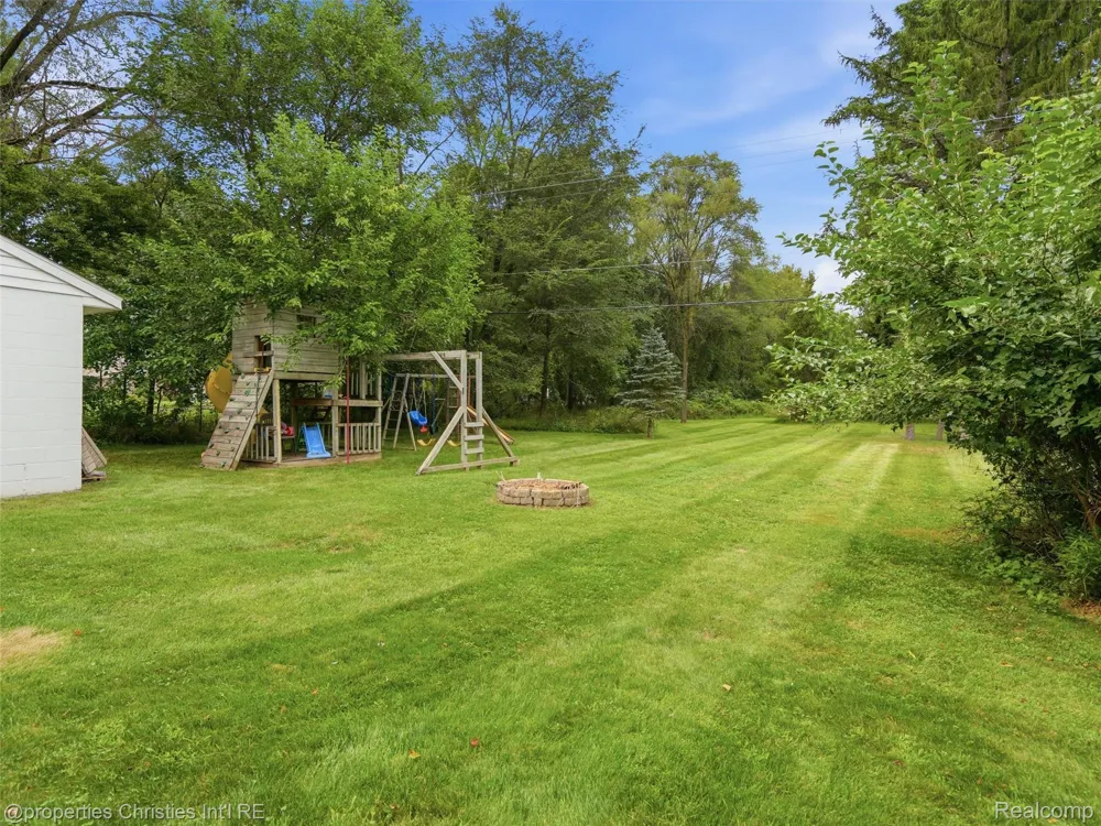 11705 Larkins Road Brighton Township, MI 48114