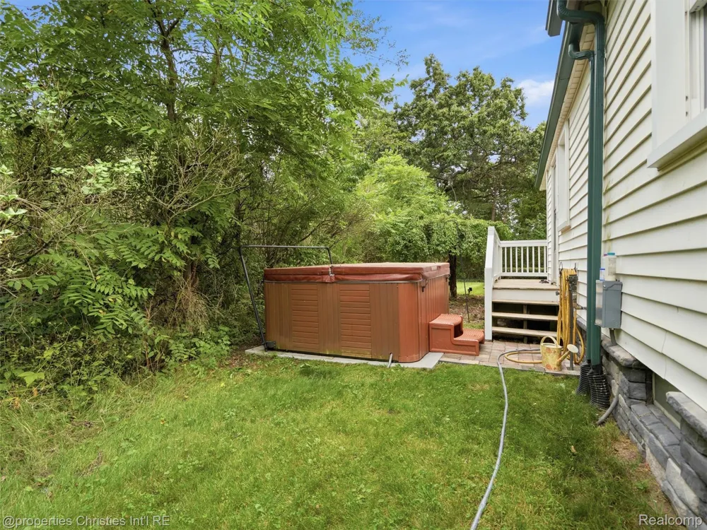 11705 Larkins Road Brighton Township, MI 48114