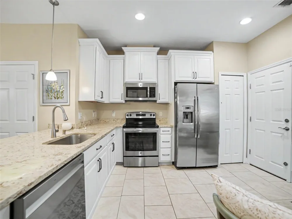 1985 LAKE WATERS PLACE Lutz, FL 33558