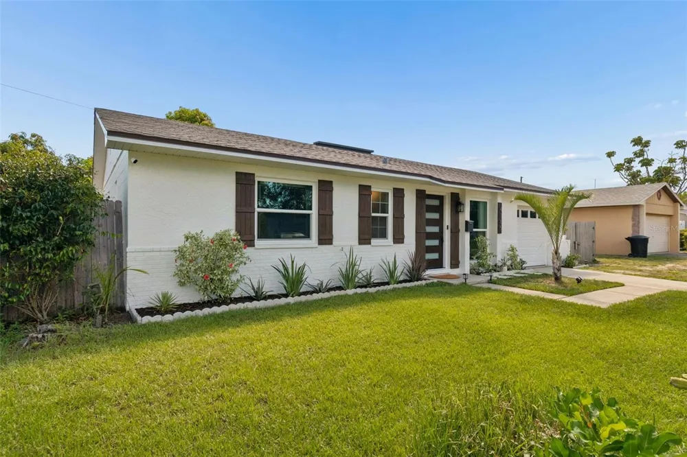 4185 WHITING DRIVE SE St Petersburg, FL 33705