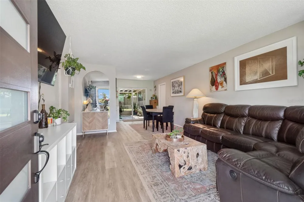 4185 WHITING DRIVE SE St Petersburg, FL 33705