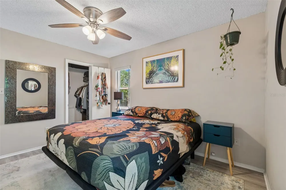 4185 WHITING DRIVE SE St Petersburg, FL 33705