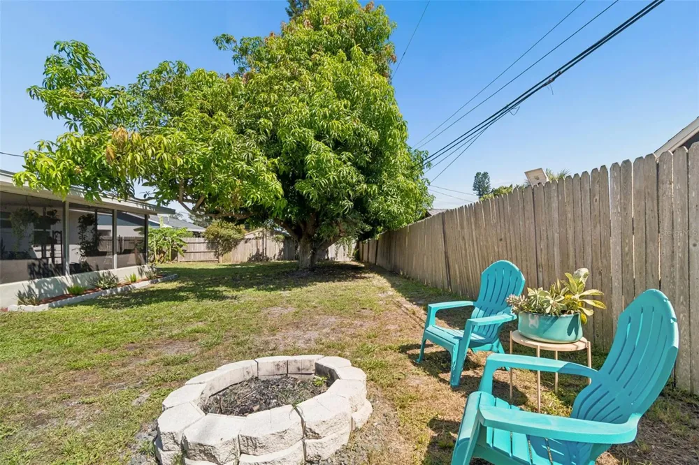 4185 WHITING DRIVE SE St Petersburg, FL 33705