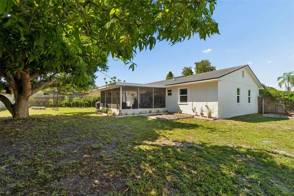 4185 WHITING DRIVE SE St Petersburg, FL 33705