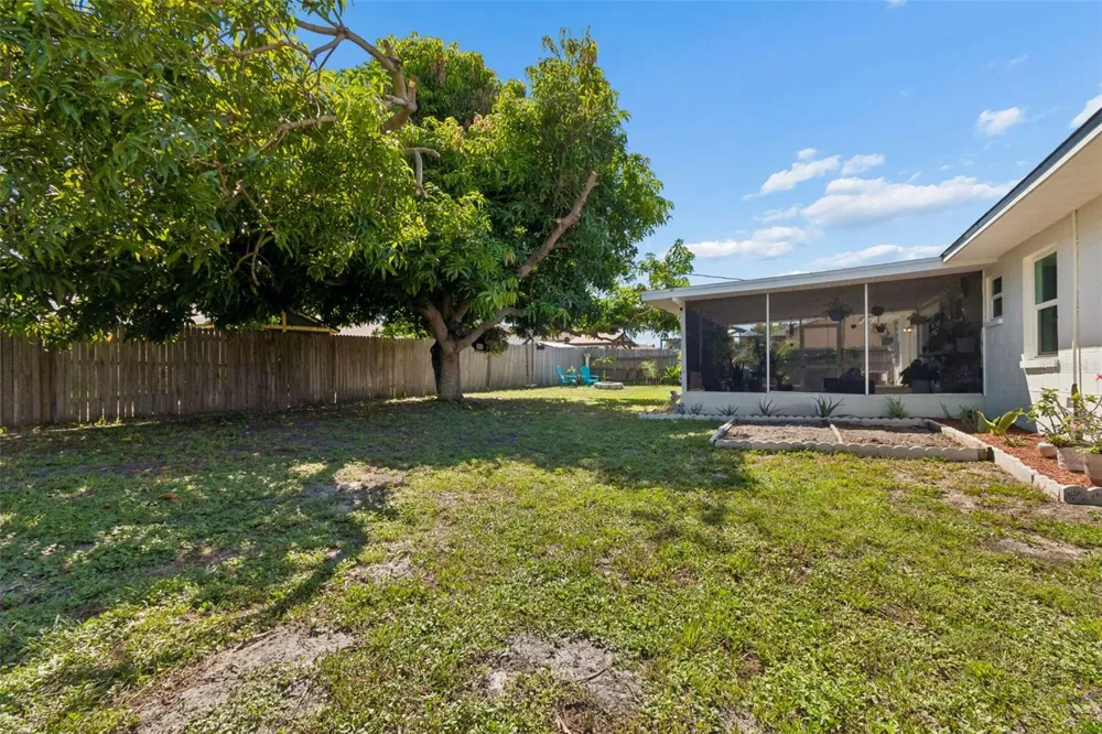 4185 WHITING DRIVE SE St Petersburg, FL 33705