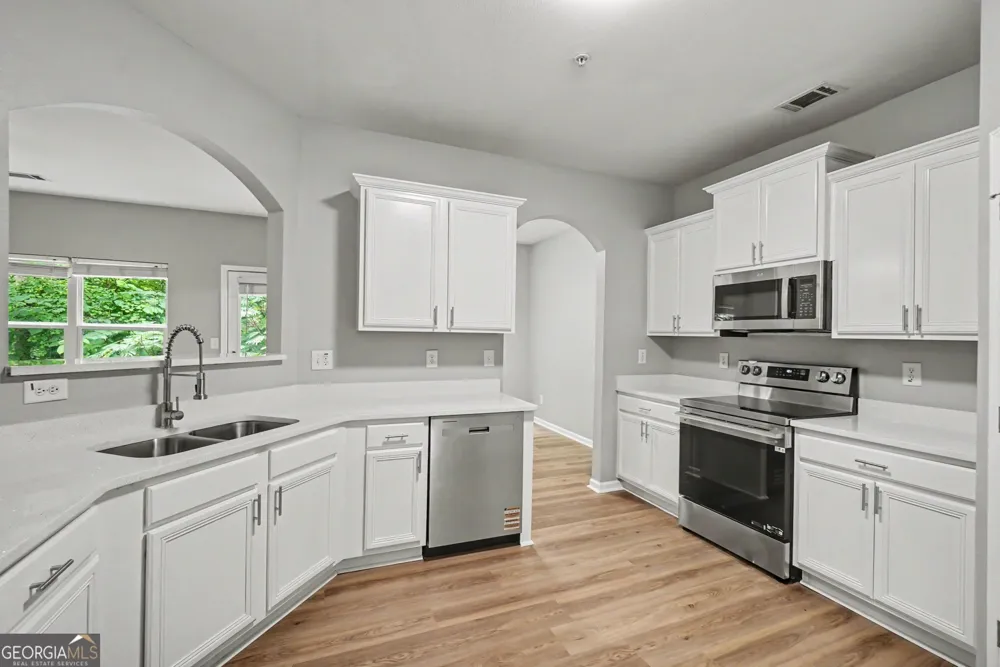 208 Ranier CT Canton, GA 30114