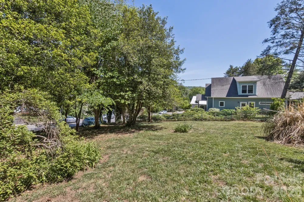 87 Hillside Street Asheville, NC 28801