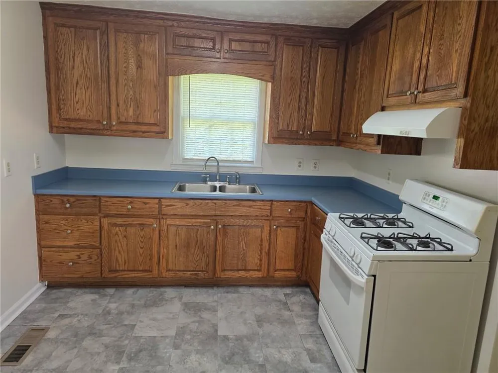 1579 Rockbridge Road Stone Mountain, GA 30087