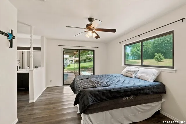 7829 VILLAGE OAK DR Live Oak, TX 78233