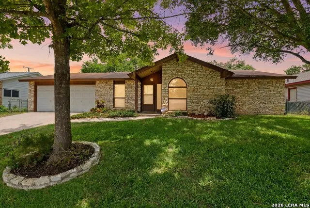 7829 VILLAGE OAK DR Live Oak, TX 78233
