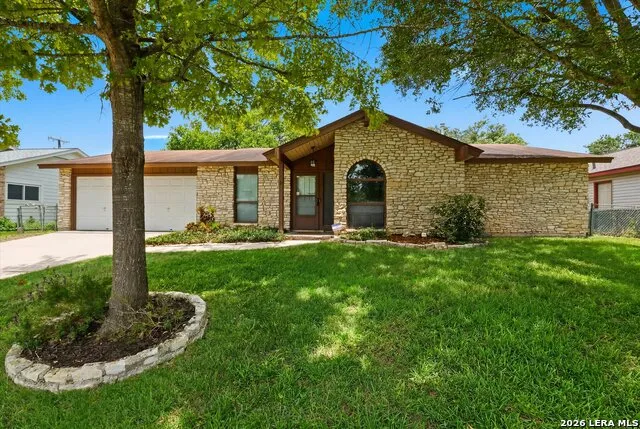 7829 VILLAGE OAK DR Live Oak, TX 78233