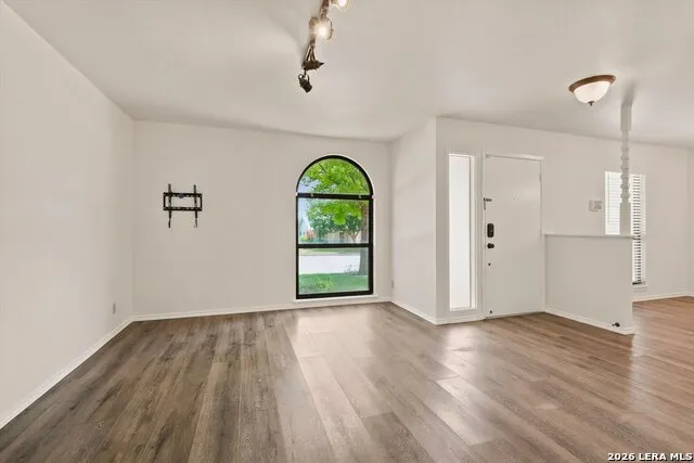7829 VILLAGE OAK DR Live Oak, TX 78233