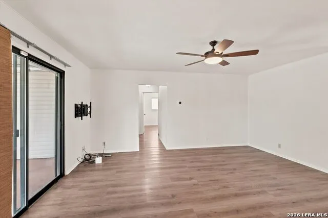 7829 VILLAGE OAK DR Live Oak, TX 78233