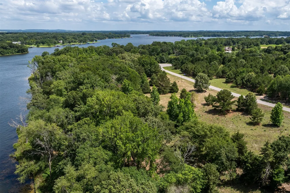 7 Windward Court Athens, TX 75752