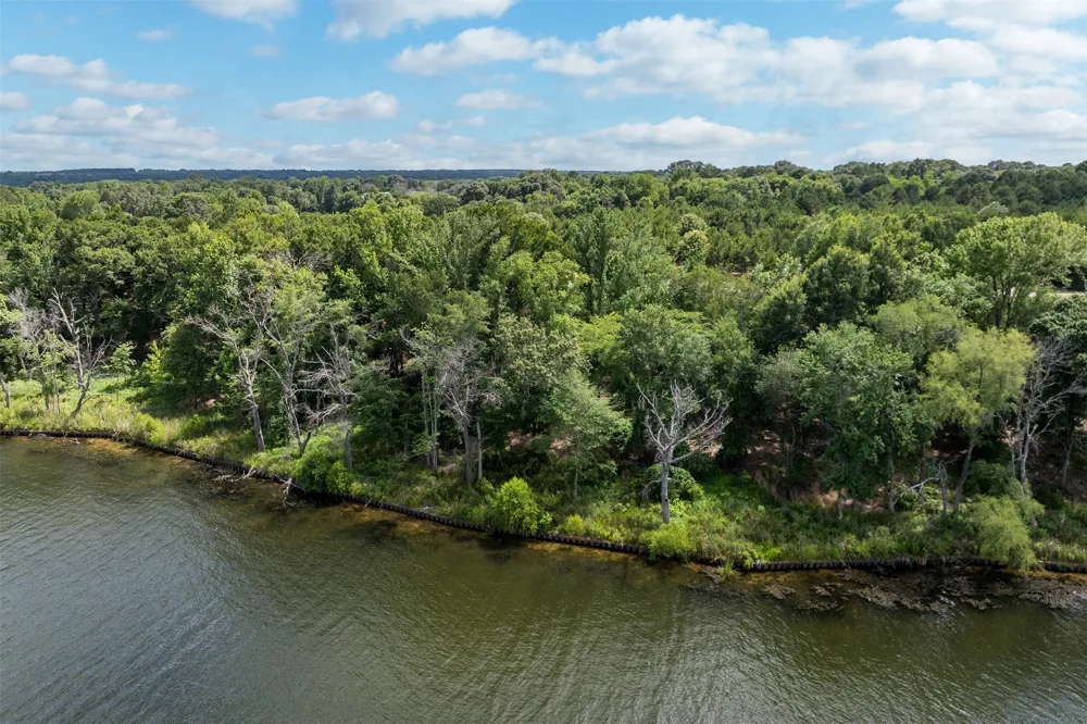 7 Windward Court Athens, TX 75752