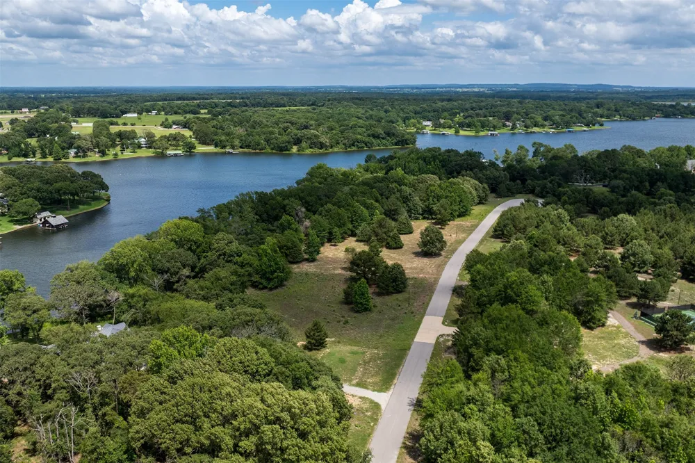 7 Windward Court Athens, TX 75752