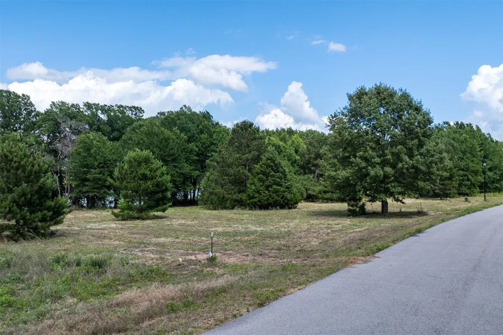 7 Windward Court Athens, TX 75752