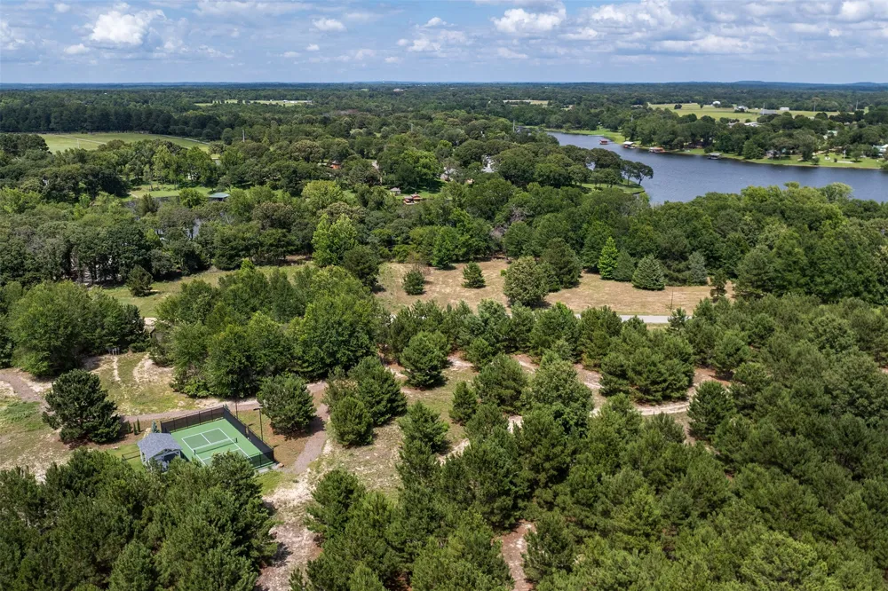 7 Windward Court Athens, TX 75752