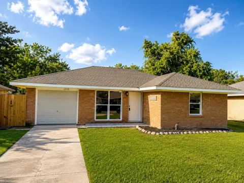 1705 E Martha Lane