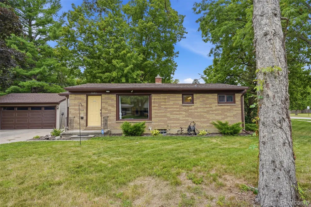 5683 Buckingham Road Meridian Charter Township, MI 48840