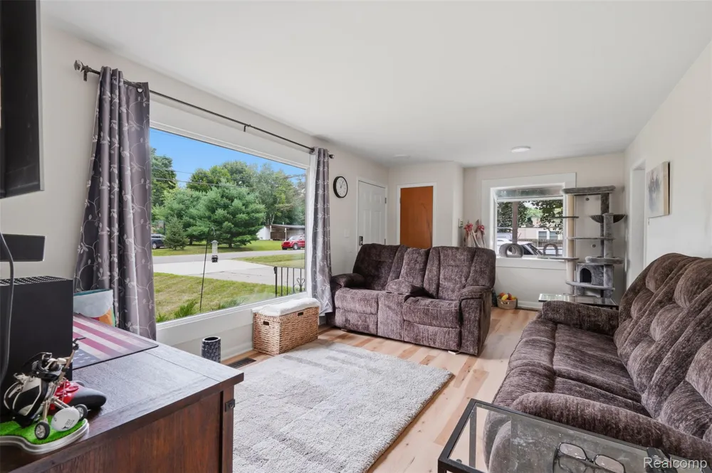 5683 Buckingham Road Meridian Charter Township, MI 48840