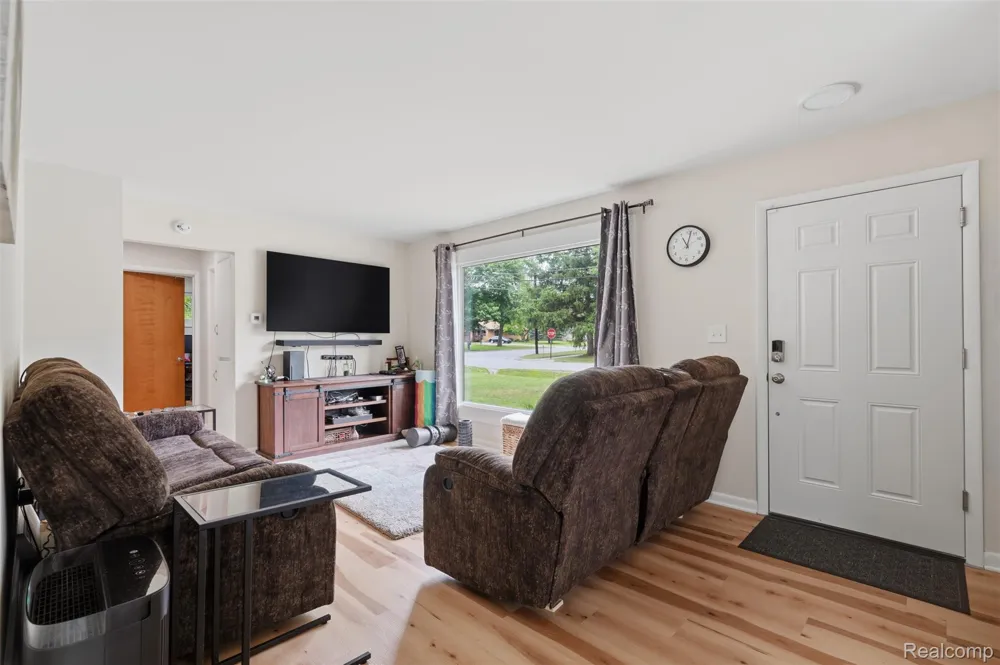 5683 Buckingham Road Meridian Charter Township, MI 48840