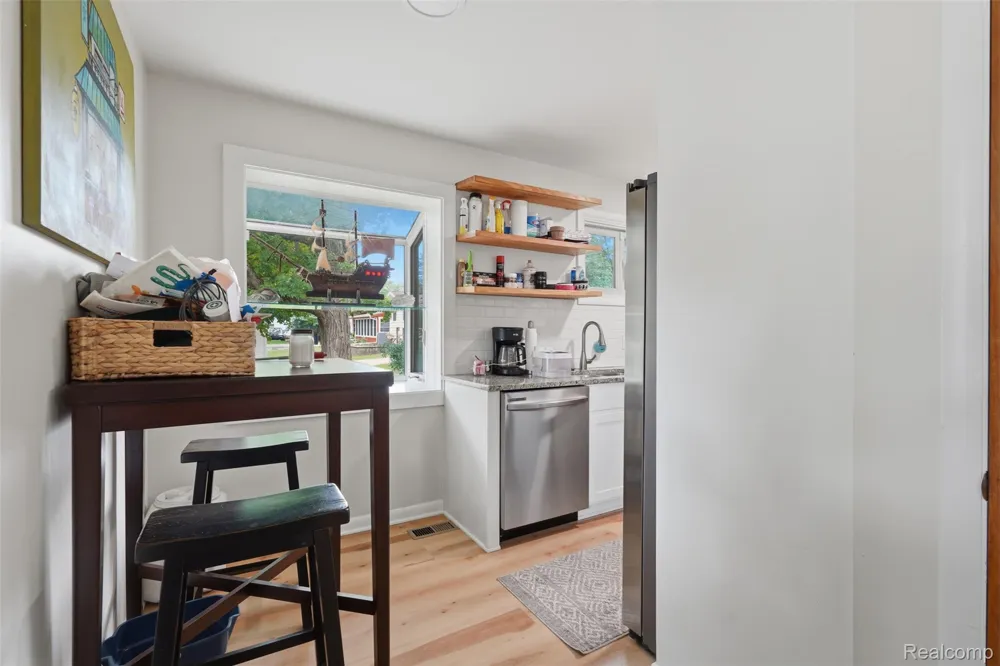 5683 Buckingham Road Meridian Charter Township, MI 48840