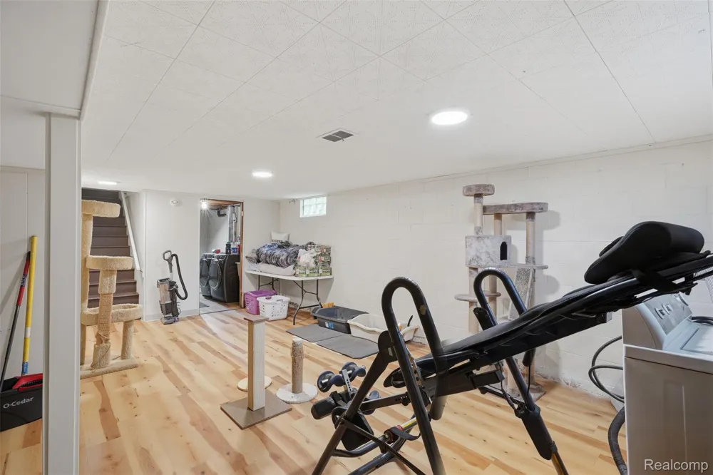 5683 Buckingham Road Meridian Charter Township, MI 48840