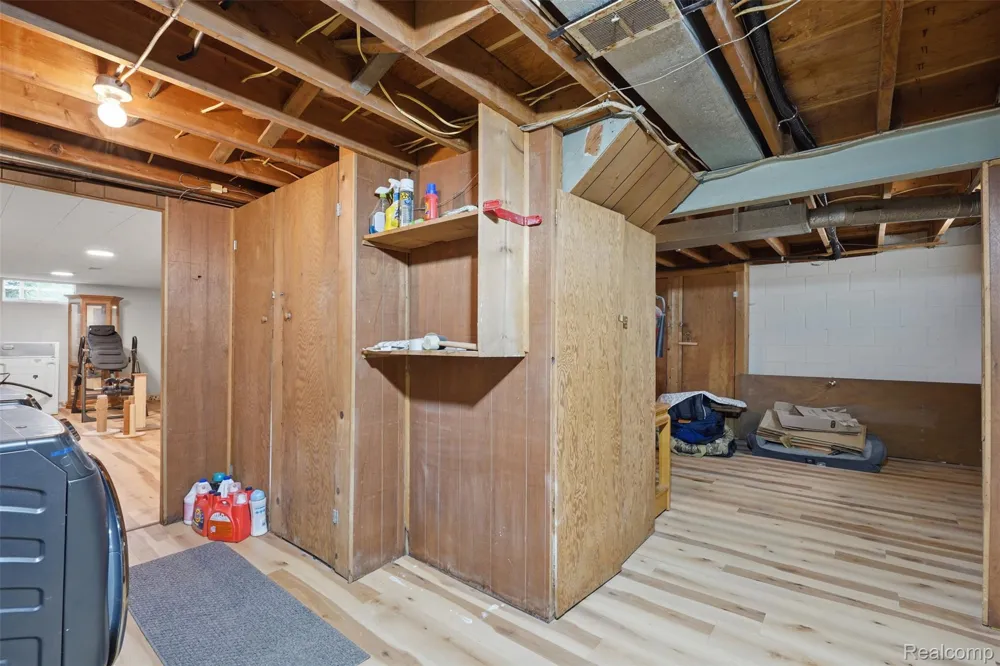 5683 Buckingham Road Meridian Charter Township, MI 48840