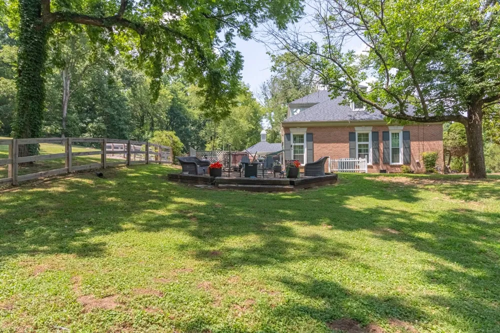 750 Lakehill Cir Lewisburg, TN 37091