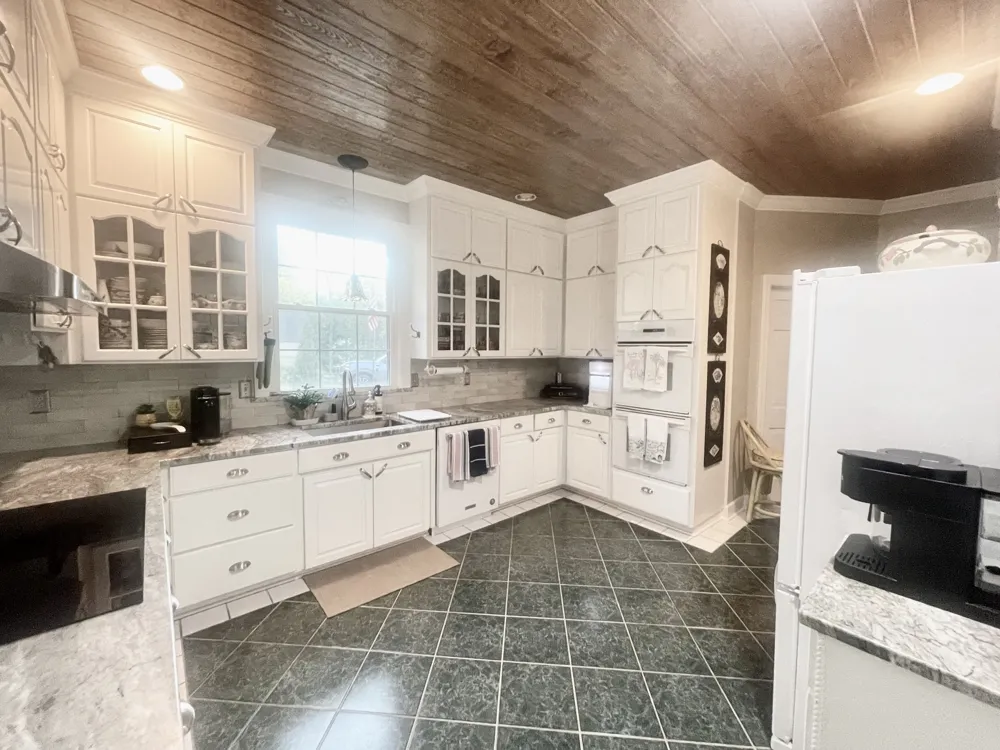 750 Lakehill Cir Lewisburg, TN 37091